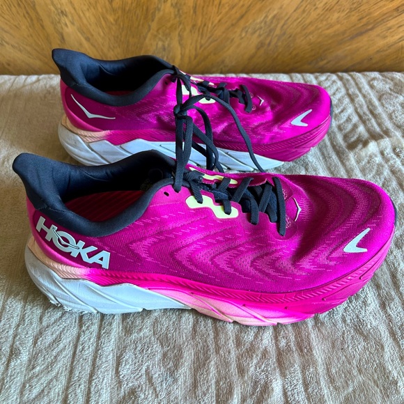Hoka Shoes - HOKA Women's Arahi 6 Running Shoes size 10.5